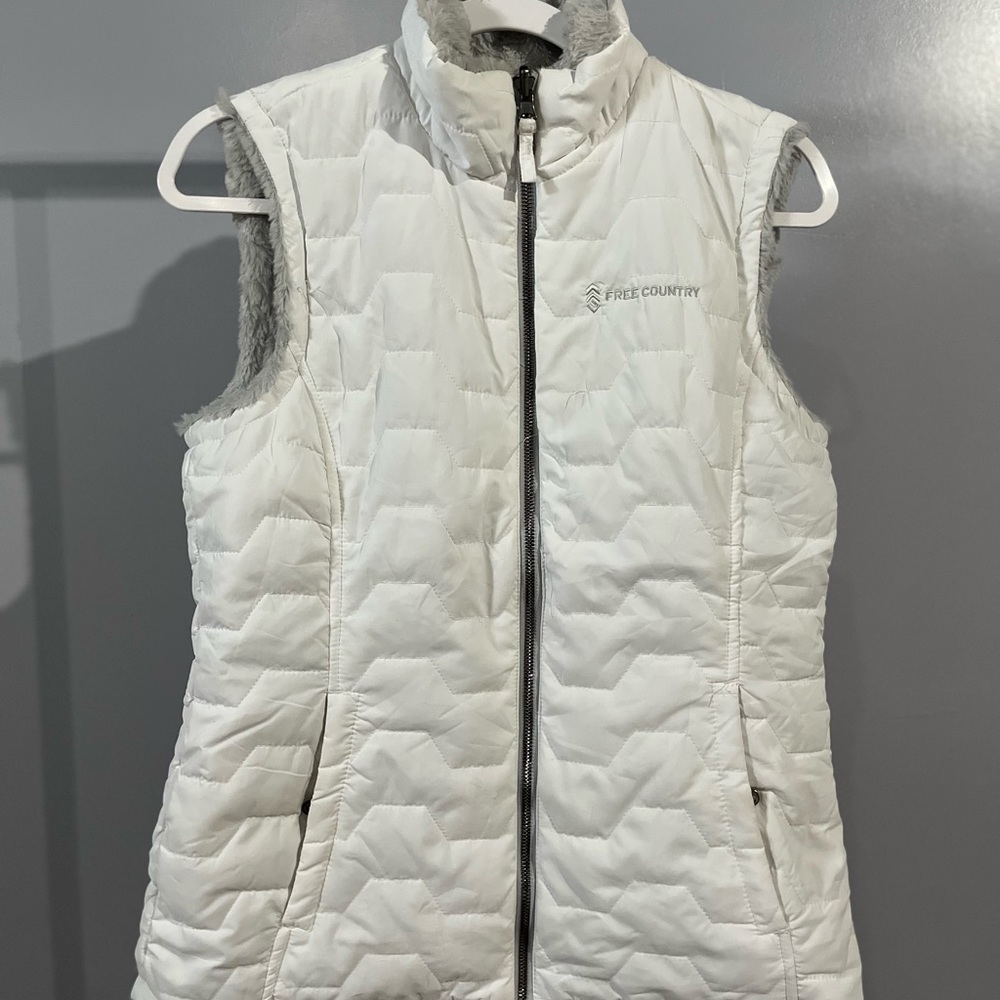 White puffer jacket *reversible*